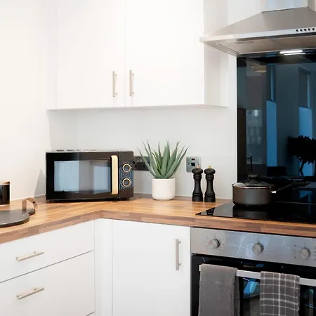 Luxury 2Br In Media City-2